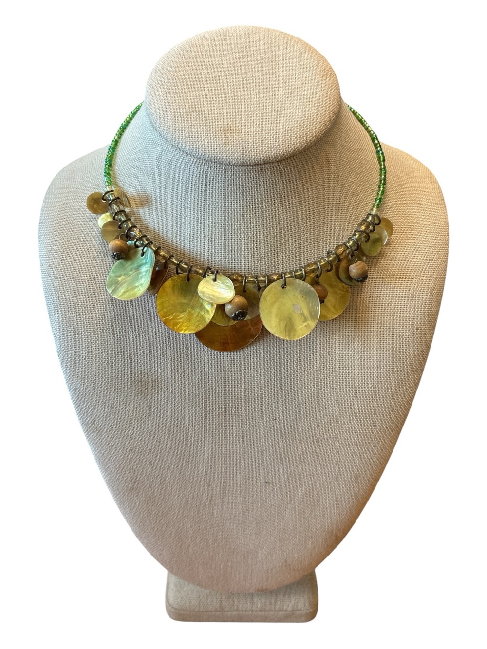 🔵 Green Beaded Yellow Shell Disc Wire Choker Necklace